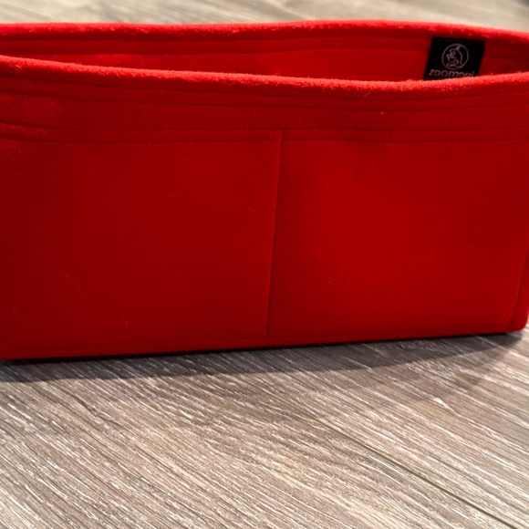 Zoomoni - red felt liner - Louis Vuitton Odeon MM handbag - Beautiful condition - Picture 1 of 9